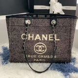 Zivas Charm Understated Luxury Luxury Handbag (Versatile Style Statement) – Detail View