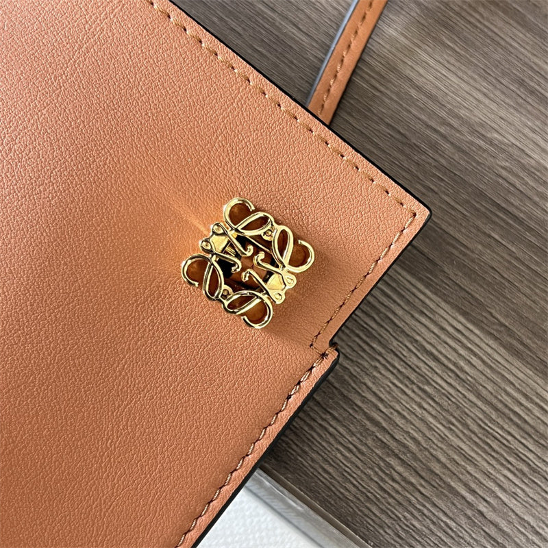 Ziva's Charm handbag – back view (21cm*15cm*5cm)