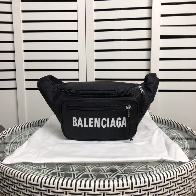 Front view of sleek modern women's handbag – women's luxury handbag