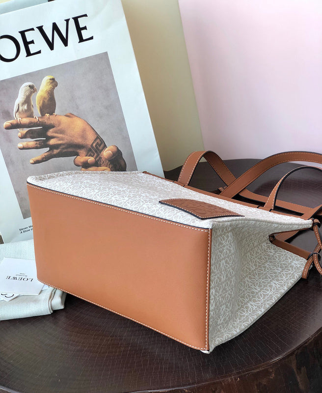 Ziva's Charm handbag – side angle view (35cm*27cm*19cm)