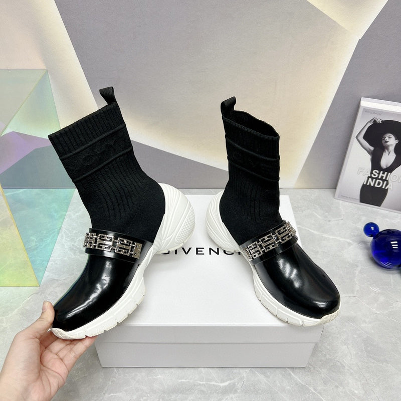 Givenchy shoes Style 160 - top view showing design