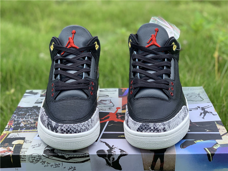 Nike Men's & Women's Designer Low-Top Shoes — Style 113 angle view