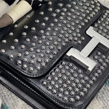  tote bag close-up of hardware and finish