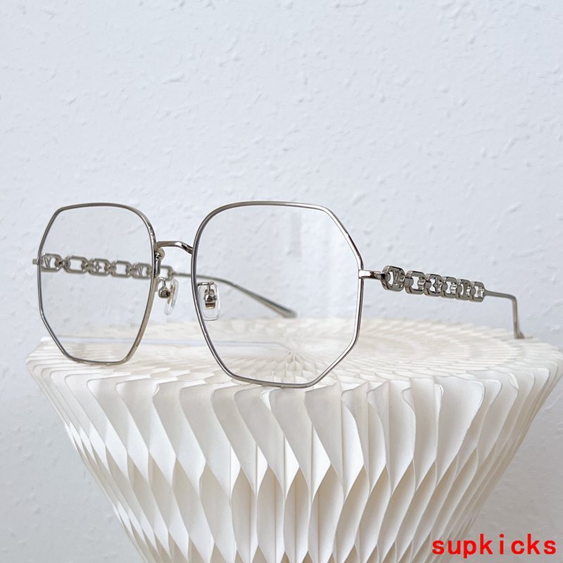 Front view of Louis Vuitton unisex sunglasses