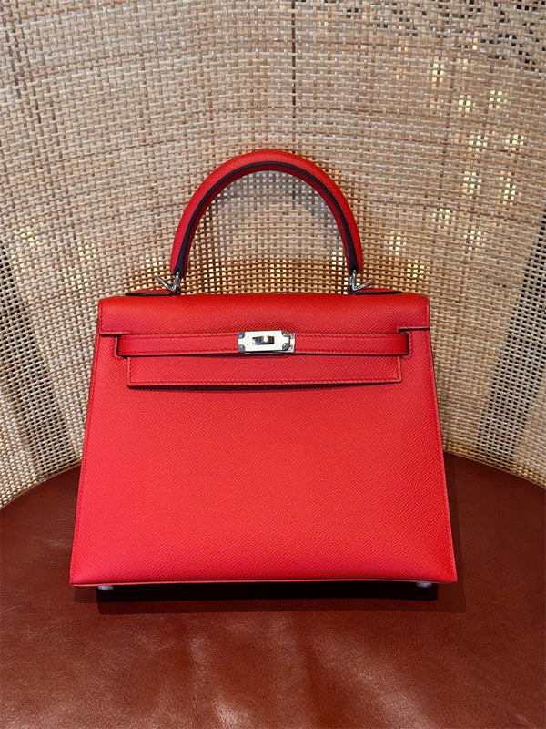  Structured everyday bag front view
