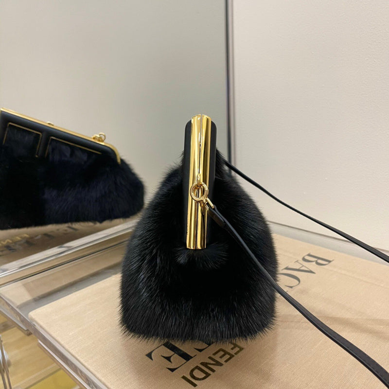 Ziva's Charm handbag – product shot (26cm*9.5cm*18cm)