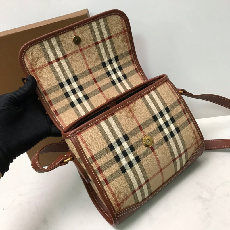 Ziva's Charm handbag – carry view (one versatile size)
