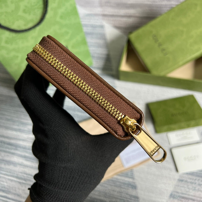 Styled lifestyle shot of sleek modern women's handbag – women's luxury accessory