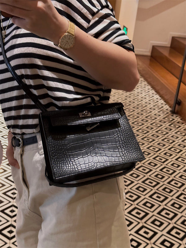  shopper bag interior and compartment view 15