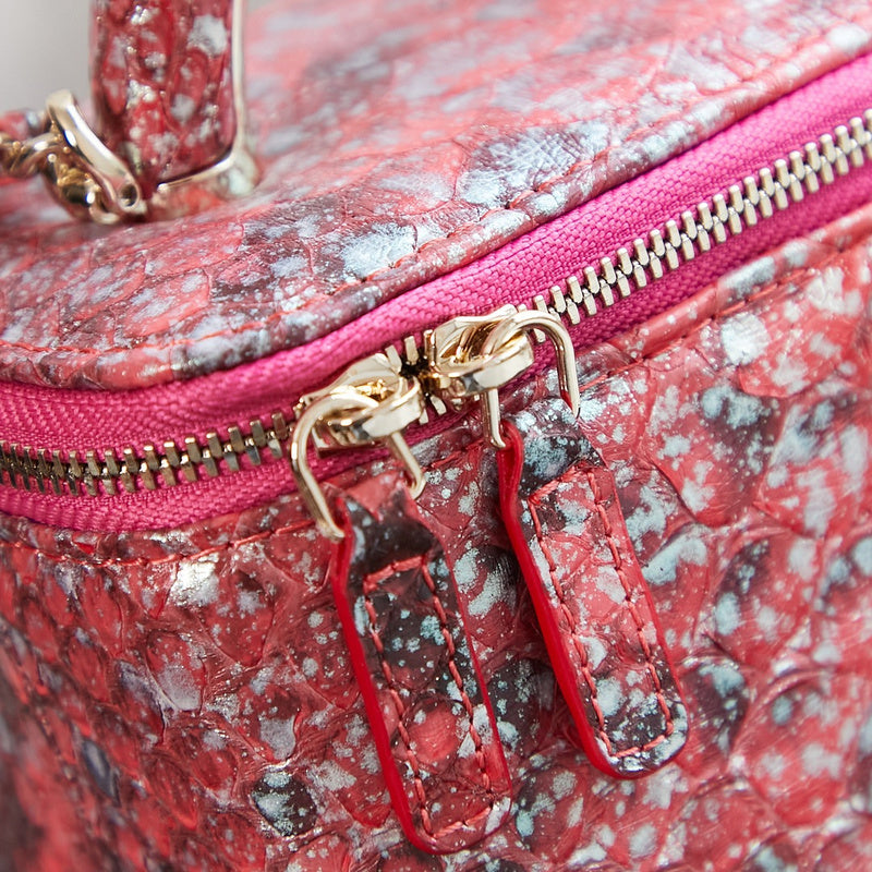Ziva's Charm handbag – detail view (one versatile size)