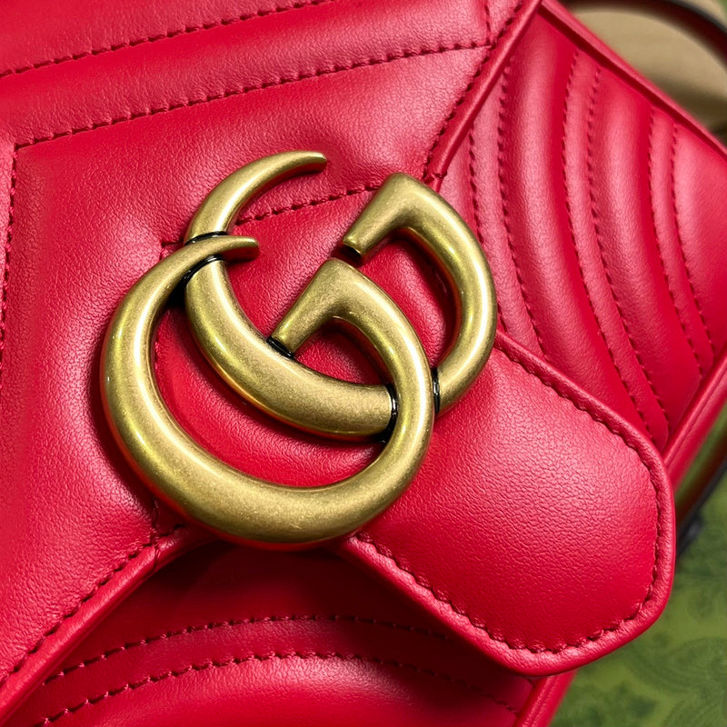 Styled lifestyle shot of classic elevated women's handbag – women's premium purse