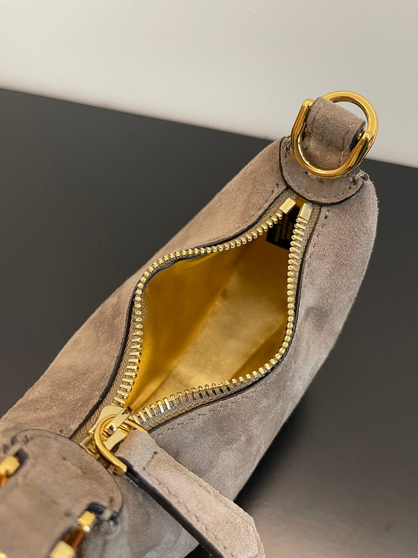 Ziva's Charm handbag – detail view (16.5cm*14cm*5cm)