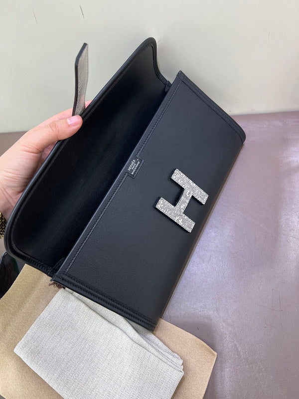 Interior view of timeless premium bag