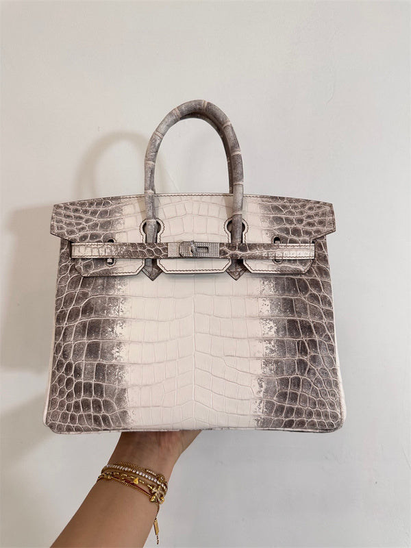  crossbody bag interior and compartment view
