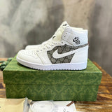 Gucci Streetwear sneakers in two-tone signature lace-up style front view