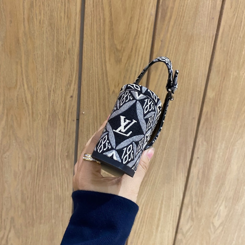 Louis Vuitton shoes Style 200 - logo and branding close-up