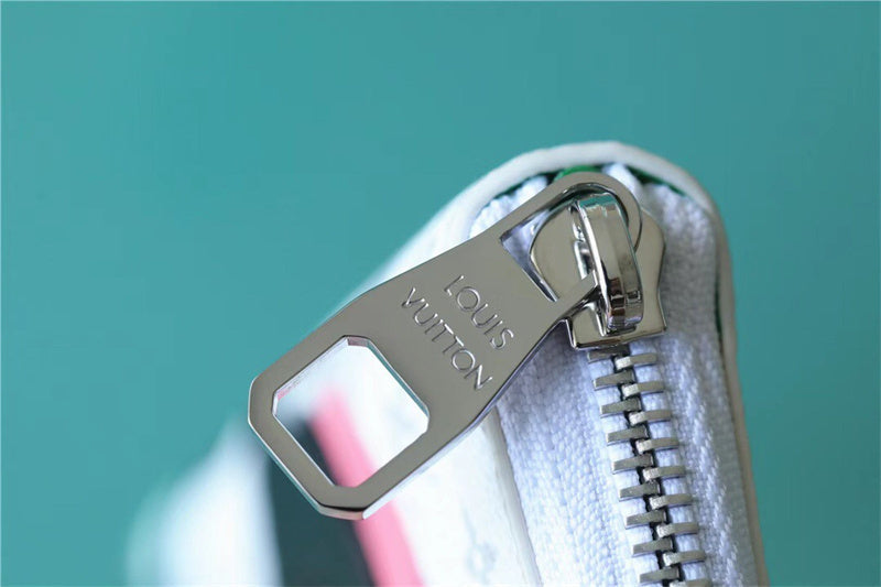  top-handle bag interior and compartment view