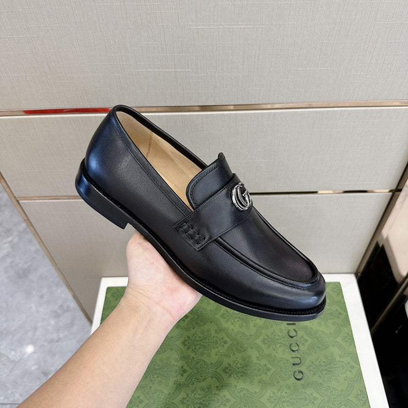 Gucci neutral cream luxury sneakers view 6 minimalist modern build