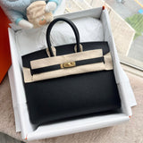  Signature satchel front view