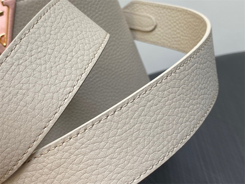  minimalist top-handle bag detail view showing craftsmanship 14