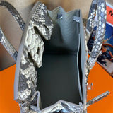  Modern everyday bag front view 7