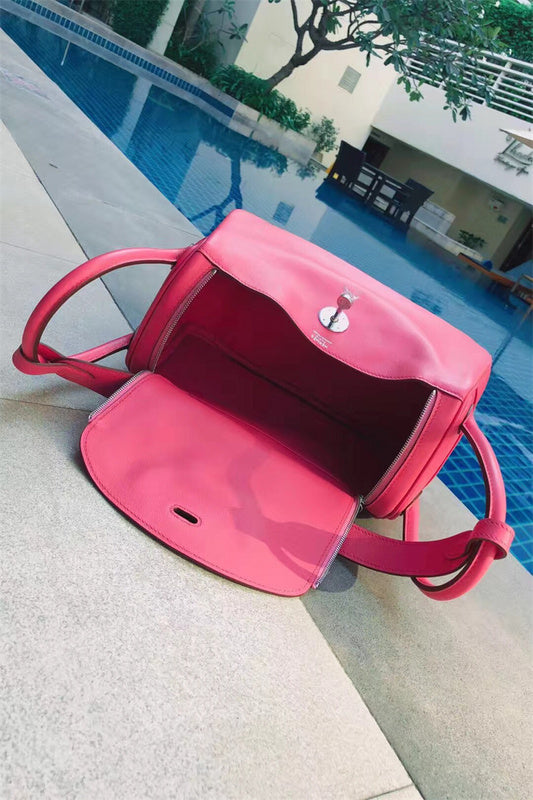  Classic structured bag carried on shoulder