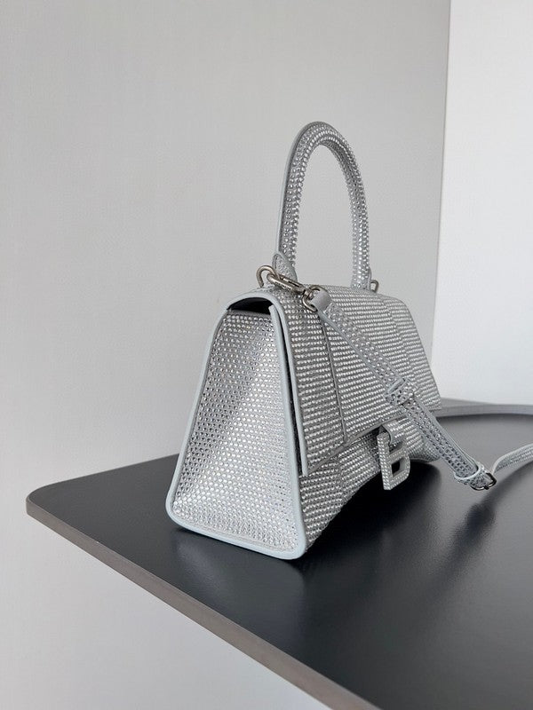 Zivas Charm Chic Craftsmanship Statement Handbag (Modern Wardrobe Staple) – Full Silhouette