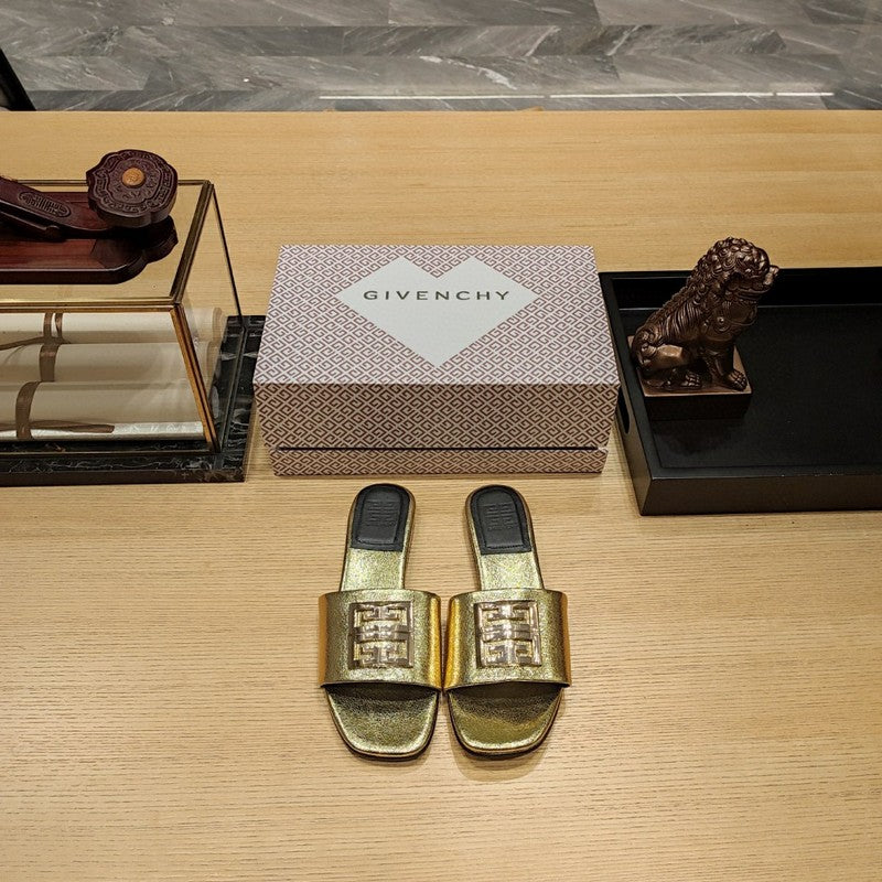 Givenchy shoes Style 140 - logo and branding close-up