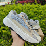 Nike Men's & Women's Designer Street Sneakers — Style 050 hardware detail