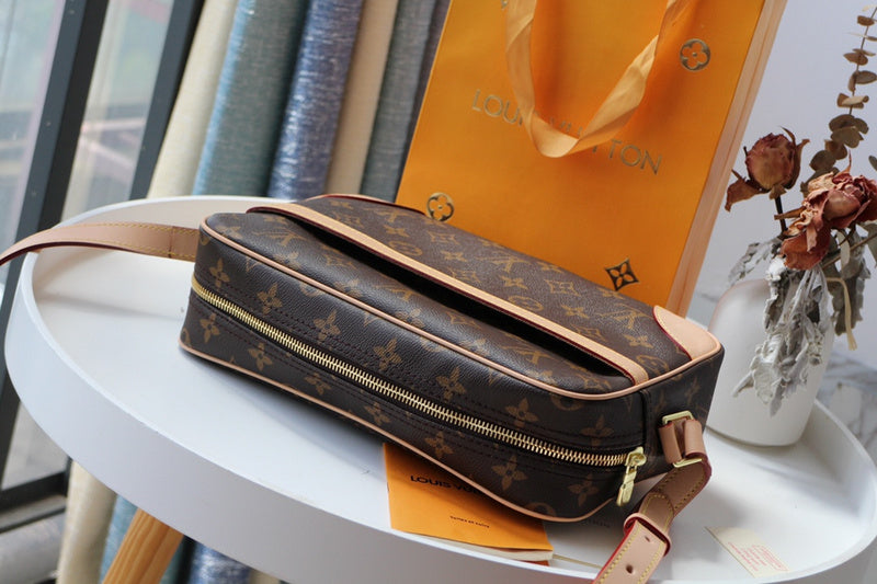 Styled lifestyle shot of modern sleek women's handbag – women's premium purse