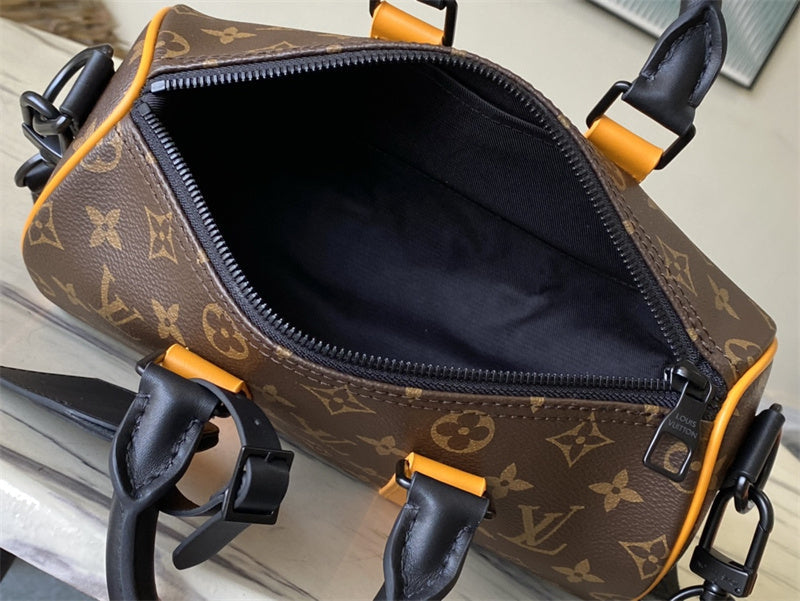  Versatile everyday bag carried on shoulder 10