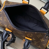  Versatile everyday bag carried on shoulder 10