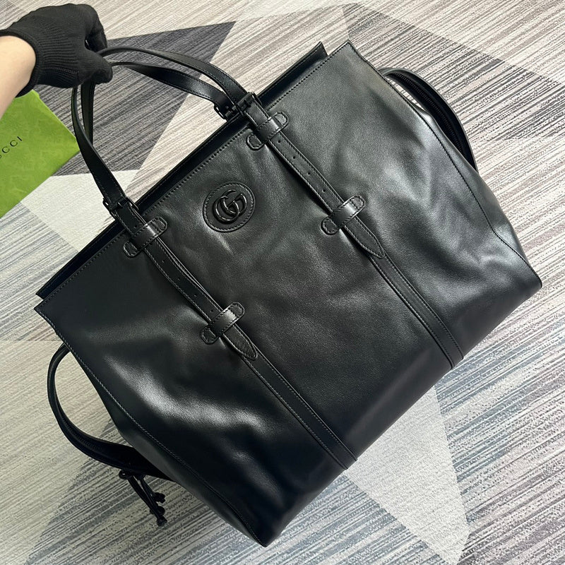 Handle and strap detail of premium structured women's handbag – women's luxury handbag