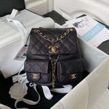Zivas Charm Understated Luxury Luxury Handbag (Elevated Accessory Essential) – Close-Up Detail