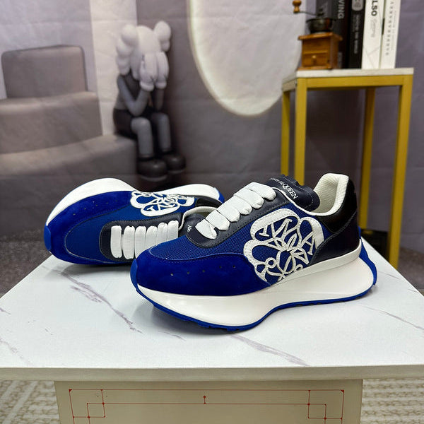 Alexander McQueen Nude Chunky Platform Sneakers - Sole Detail View