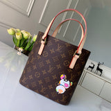Front view of everyday-luxe modern women's handbag – women's luxury accessory