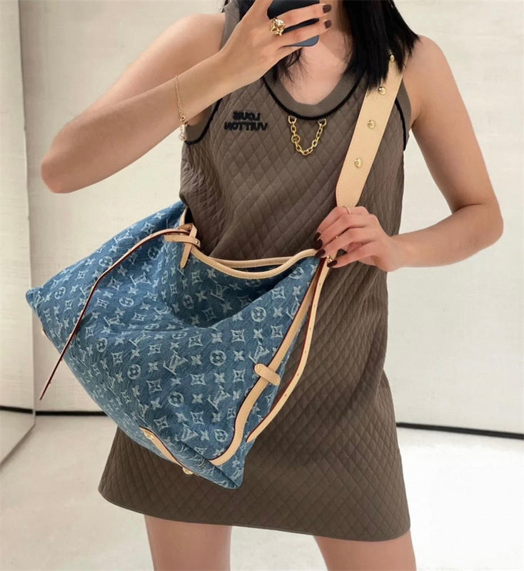  top-handle bag interior and compartment view 21