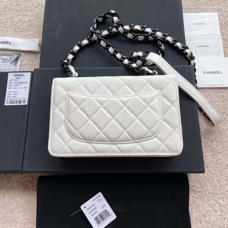 Zivas Charm Classic Sensibility Everyday Handbag (Premium Everyday Carry) – Close-Up Detail