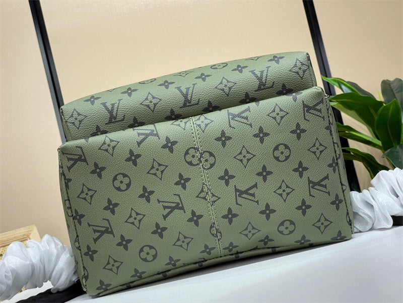  classic tote bag detail view showing craftsmanship 8