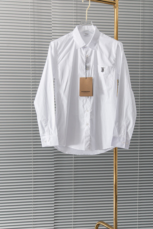 Front view of Burberry luxury piece style No.031