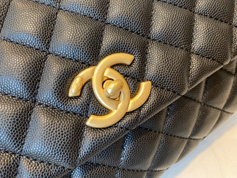  women's handbag, spacious design, view 9