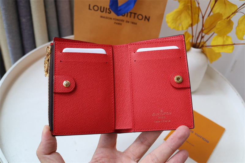  sophisticated shoulder bag detail view showing craftsmanship 14