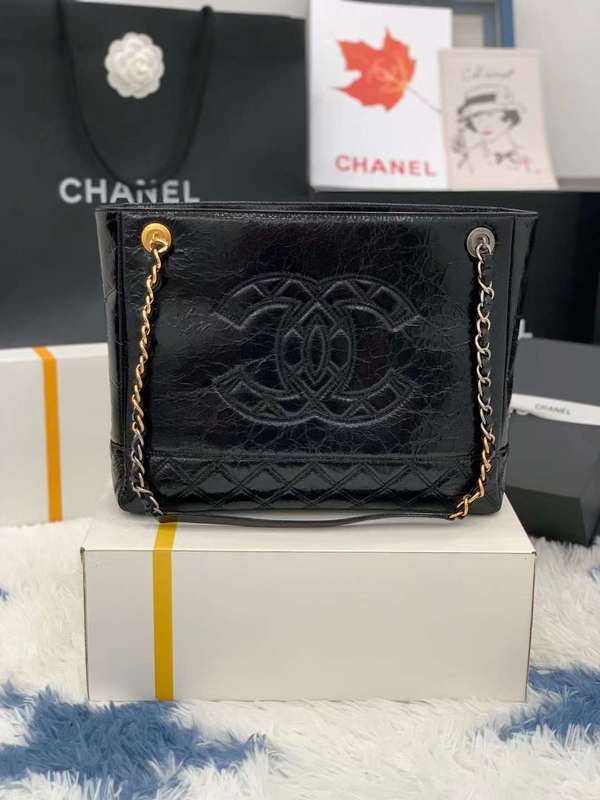 Zivas Charm Chic Craftsmanship Luxury Handbag (Structured Everyday Essential) – Front View