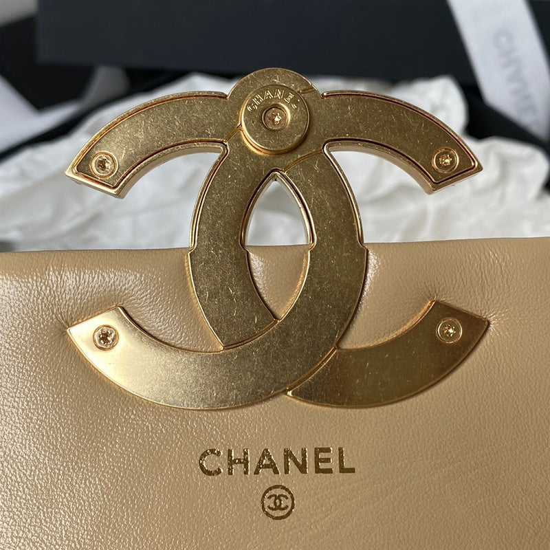  compact purse view 6