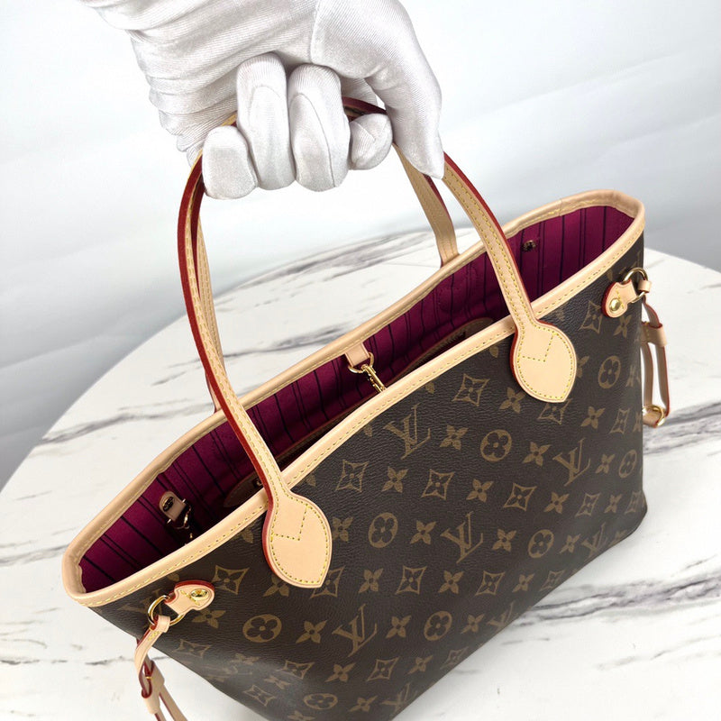 Handle and strap detail of polished modern women's handbag – women's premium purse