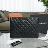  spacious purse view 5