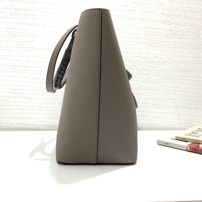 Ziva's Charm handbag – full view (29cm*25cm*14cm)