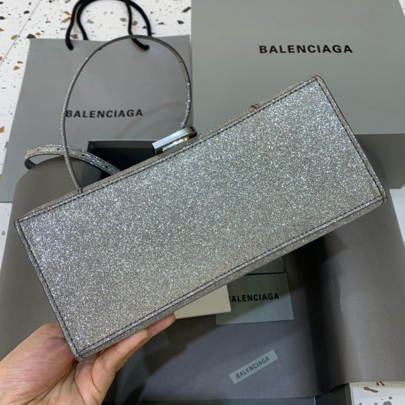 Sleek Faux Leather Handbag - Understated Luxury Look | Women's Everyday Carry Handbag #543 - hardware and detail close-up (image 5) of designer-inspired handbag