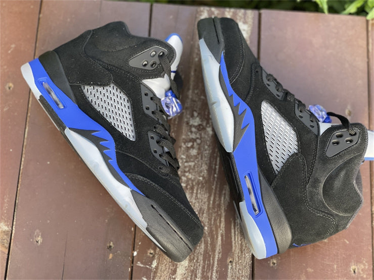 Nike Men's & Women's Premium Casual Sneakers — Style 256 close-up view