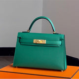 Refined shopper bag front view